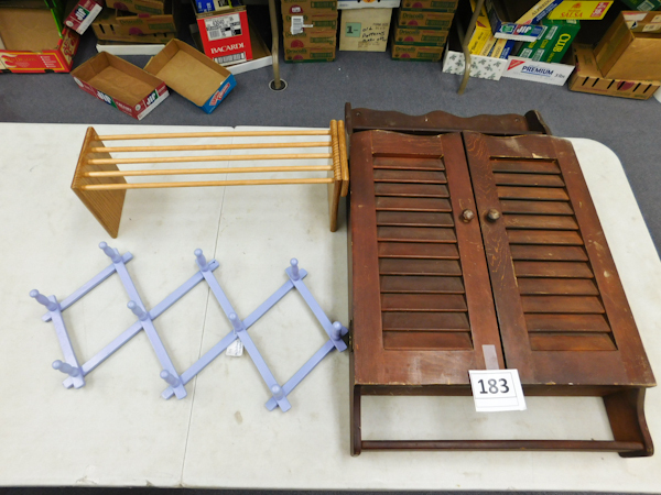 lot 183 image: 3 wooden items decor type items