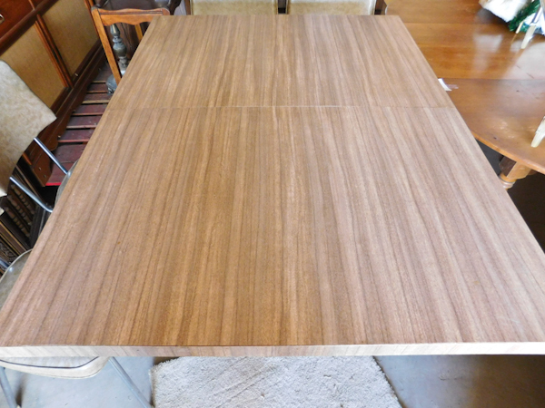 lot 102 image: vintage formica and chrome table and 4 chairs