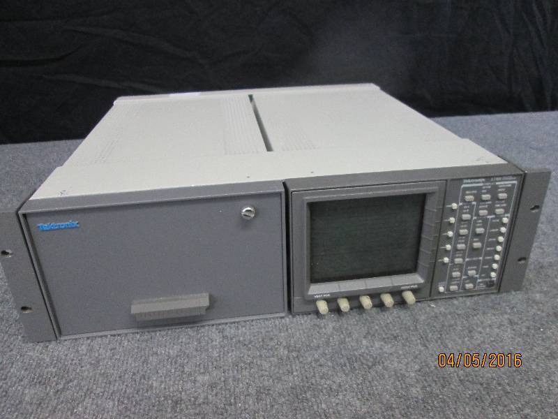 lot 63 image: Tektronix 1760 waveform  vector mo...