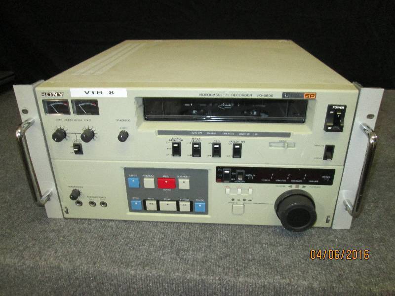 lot 86 image: Sony professional grade videocasset...