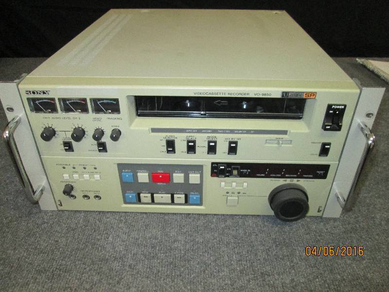 lot 91 image: Sony Professional grade videocasset...