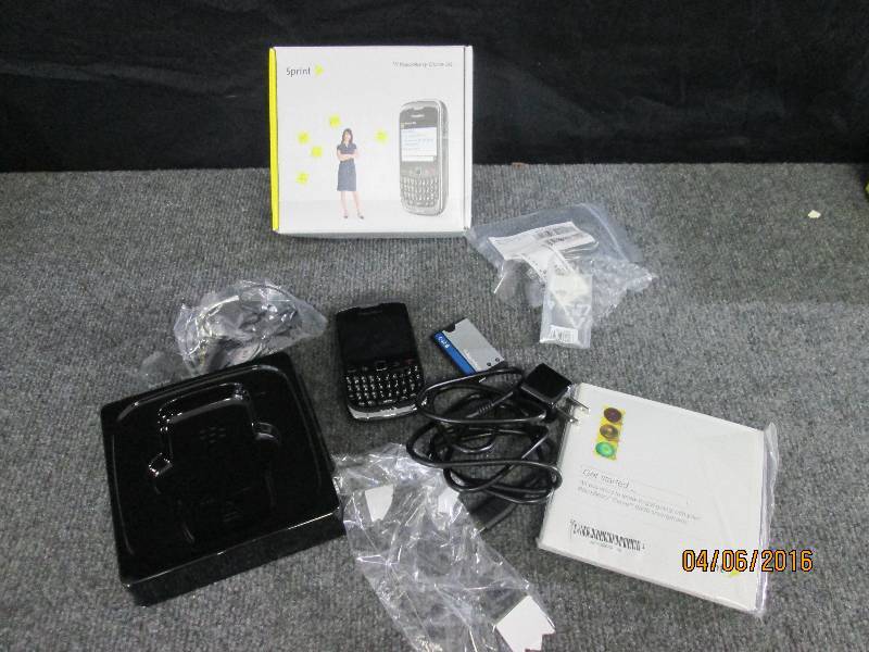 lot 101 image: New Sprint Blackberry Curve 3G, ope...