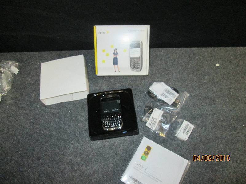 lot 103 image: New Sprint Blackberry Curve 3G, ope...