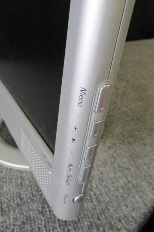 lot 177 image: HP 17 flat screen monitor HP vs17 ...