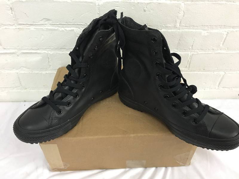 Converse CTAS Womens Hi-Top Boot size 9.5  retail $99