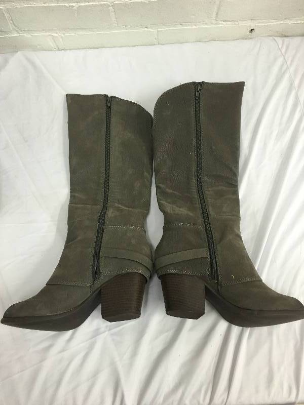 Fergalicious Womens Lexi Boot size 9m retail $99