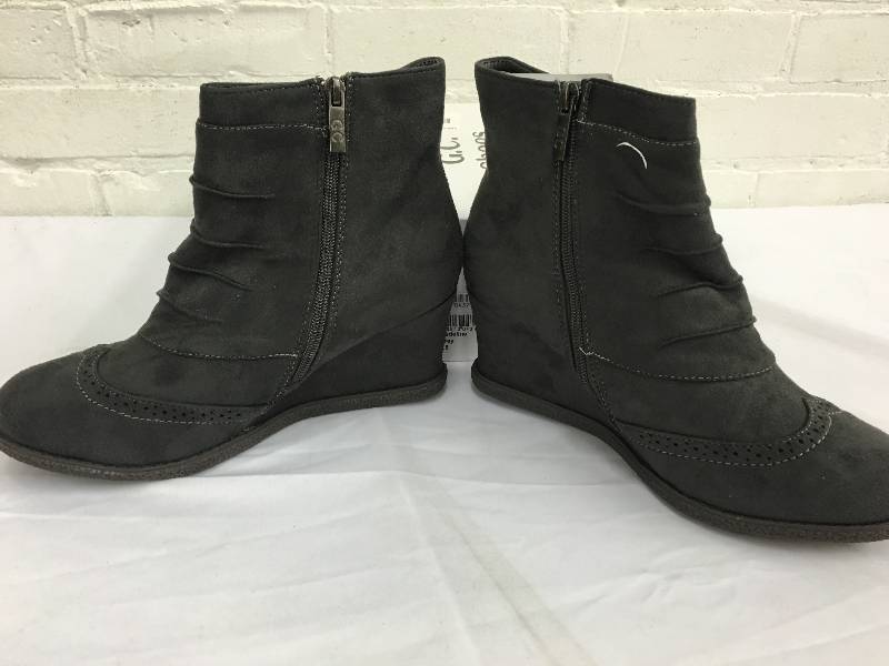 GC Shoes Womens Madeline Wedge Bootie size 9.5
