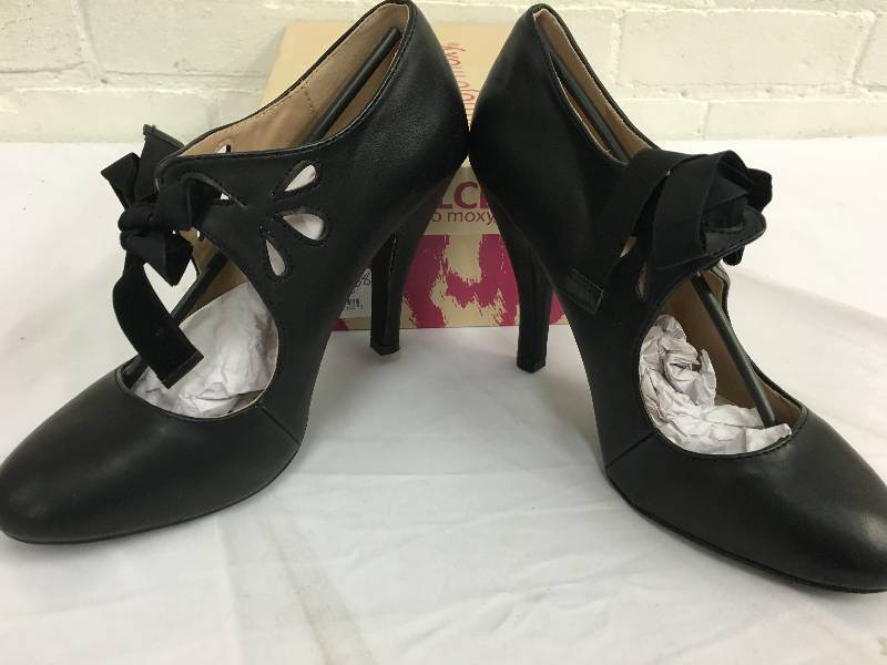 Dolce by Mojo Moxy Womens Hailee Dress Pump size 10