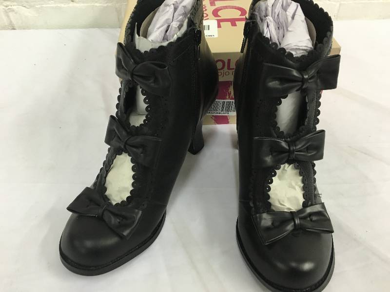 Dolce Womens Victoria Bootie size 7.5