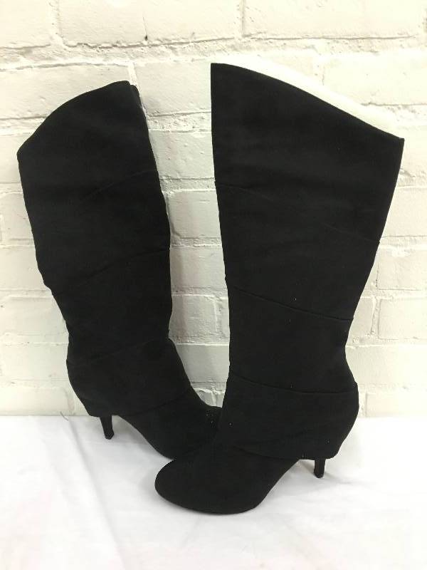 Fergalicious Womens boot size 9