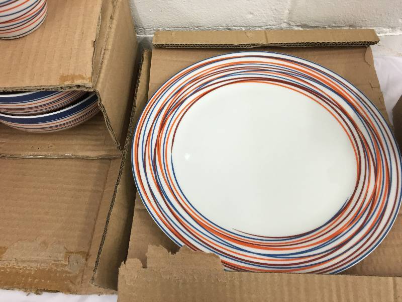 16-Pc.  Dinnerware Set - stripes