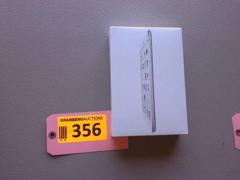 (1) Brand New IPad Mini 2 White 16GB