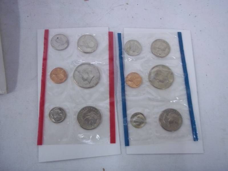 lot 24 image: 1979 Uncirculated Coin Sets