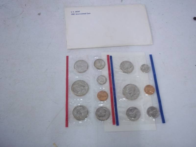 lot 25 image: 1981 Uncirculated Coin Sets