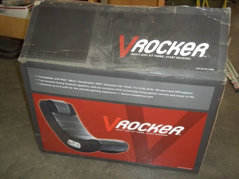 lot 62 image: V-Rocker Gamming Chair consignor states used only a few times