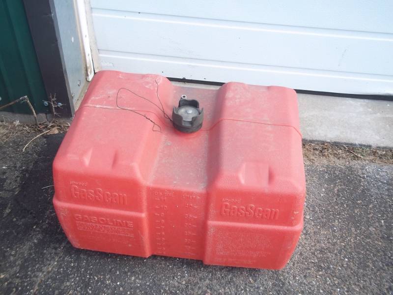 12 Gallon Boat Gas Tank Advanced Sales Estate Liquidation Auction 143 K Bid