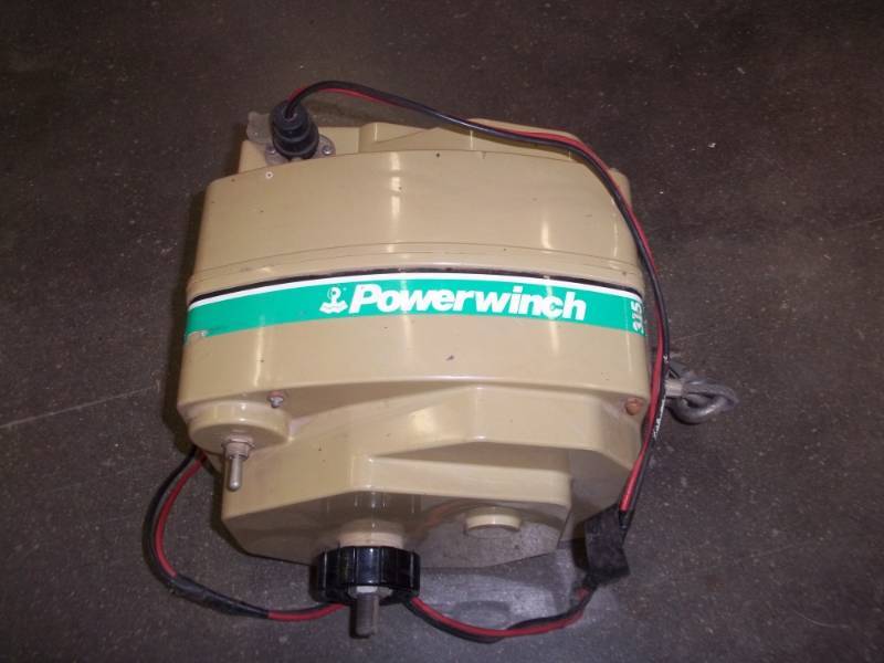 lot 120 image: 12v Winch