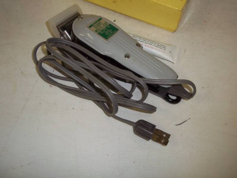lot 135 image: WAHL Hair Clipper