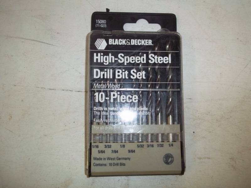 lot 173 image: Black and Decker 10 piece drill bit set