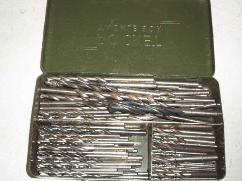 lot 175 image: Pocket Tackle box with drill bits
