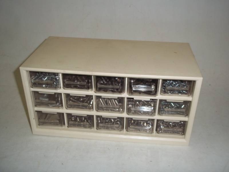 lot 192 image: Hardware bin with hardware