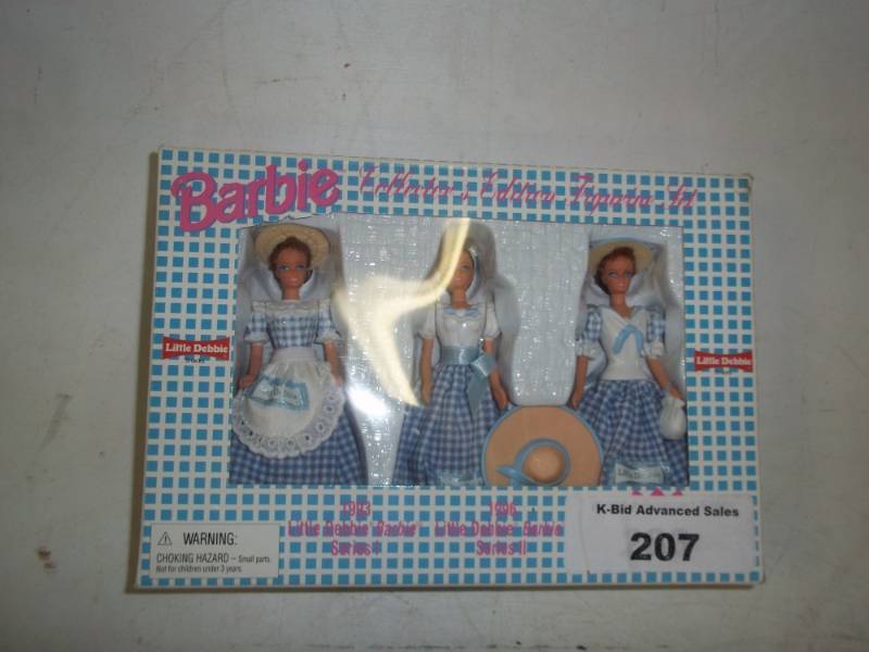 lot 207 image: Little Debbie Barbie Collectors edition figurine set