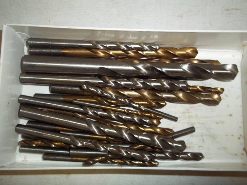 lot 211 image: Box of Drill bits