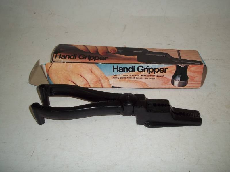 lot 215 image: Handi Gripper