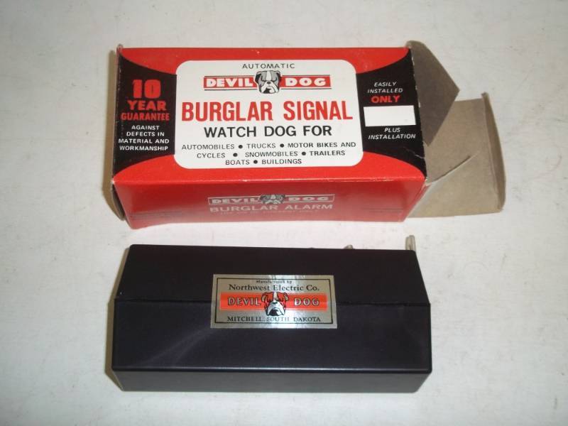 lot 216 image: Burglar Signal watch dog for car