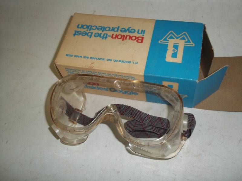 lot 218 image: Bouton Softsides Goggle