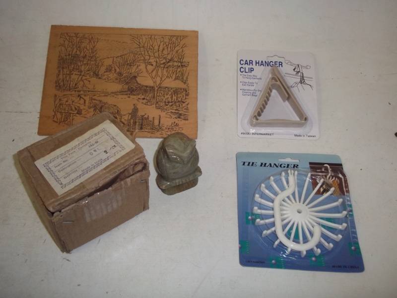lot 230 image: Hanger Clips and Owl, wood dcor