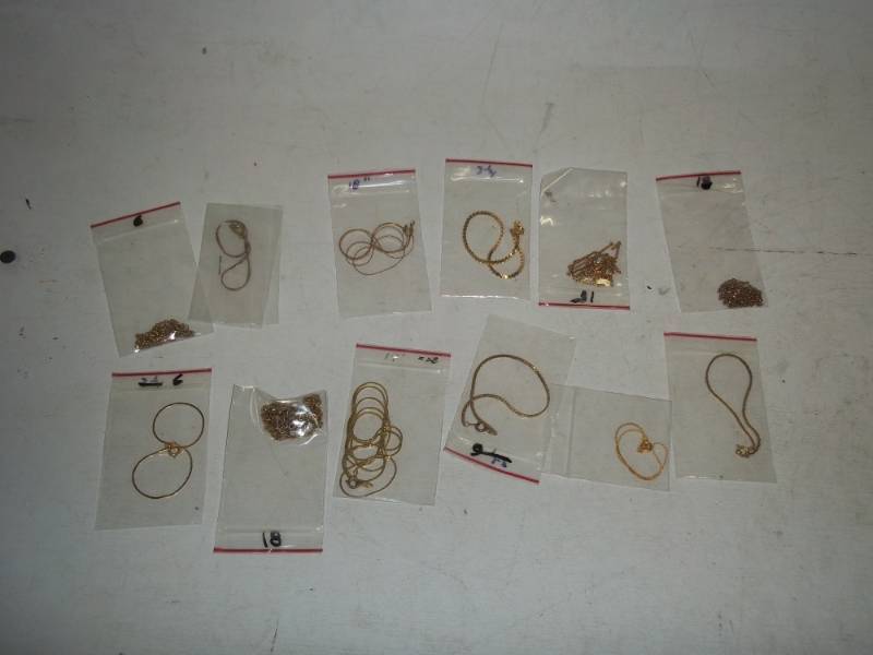 lot 252 image: 12 Jewelry items