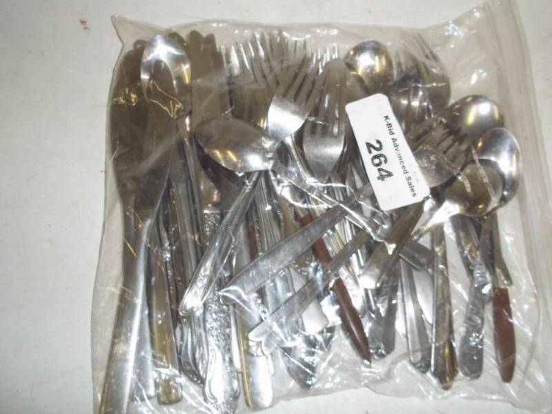 lot 264 image: Silverware assortment