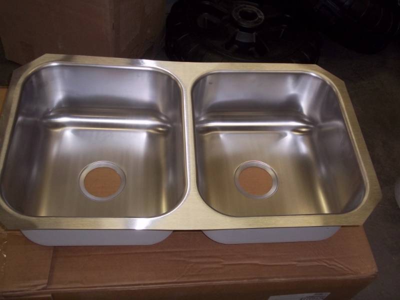 lot 284 image: New Double Sink