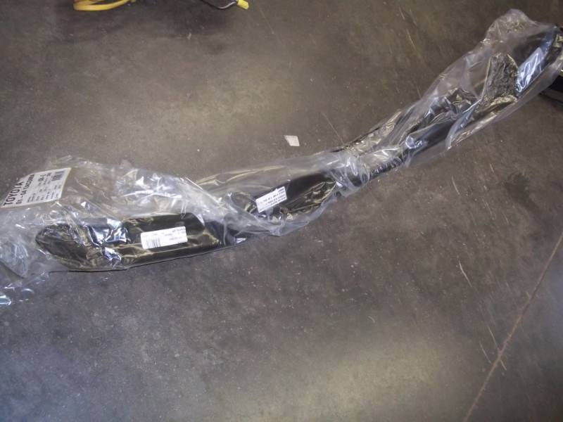 lot 286 image: New Toyota Hood Protector 01-04 Tacoma