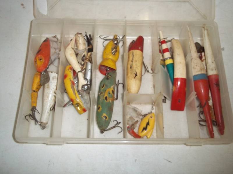 lot 289 image: Vintage Fishing Lures