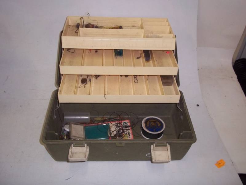 lot 293 image: Tackle box with some tackle