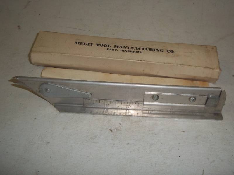 lot 301 image: Vintage Multi Tool Dent Minnesota