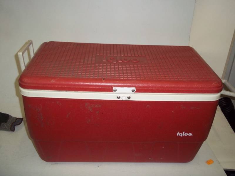 lot 312 image: Igloo cooler