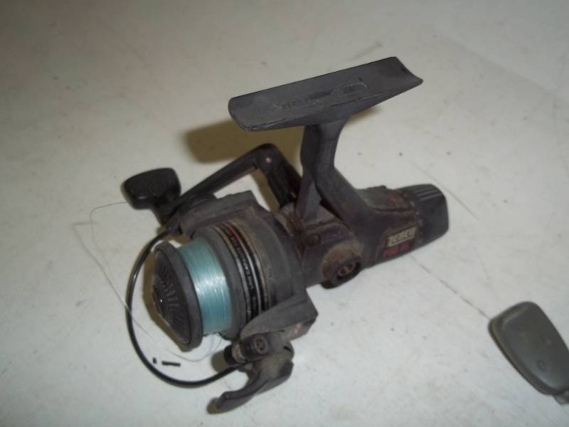 lot 319 image: 2 fishing reels and fishing line