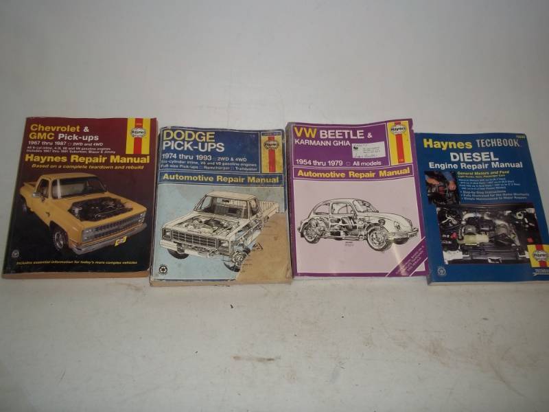 lot 352 image: 4 service manuals