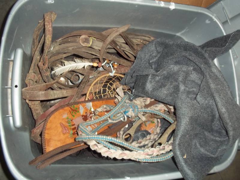 lot 354 image: Tub with horse tack