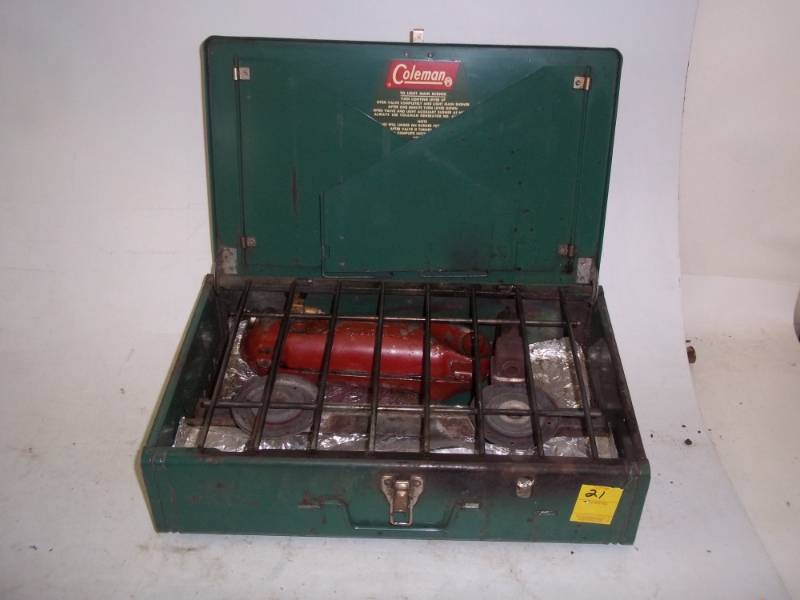 lot 382 image: Coleman Gas Stove double burner