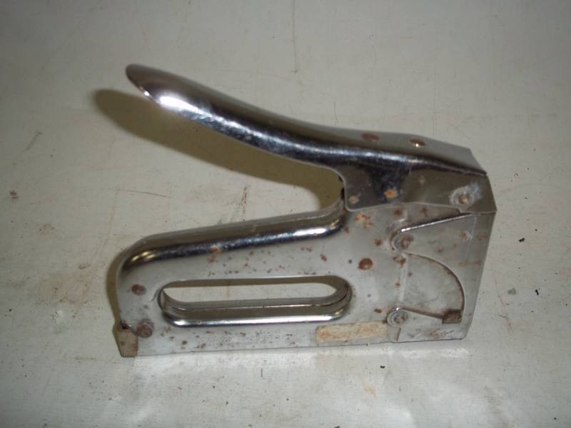 lot 386 image: Stapler