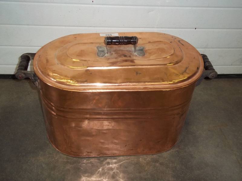 lot 395 image: Copper tub with cover