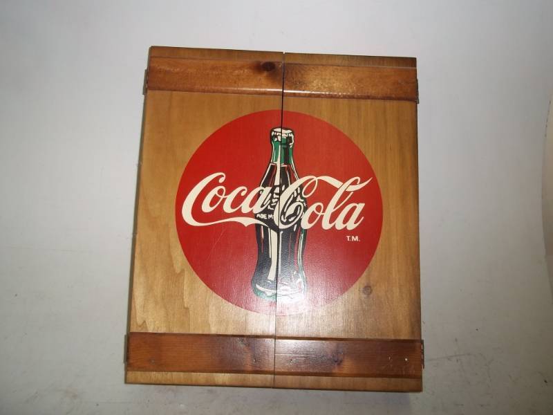 lot 399 image: Coca Cola display rack