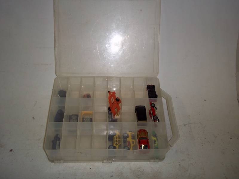 lot 403 image: Matchbox cars with case