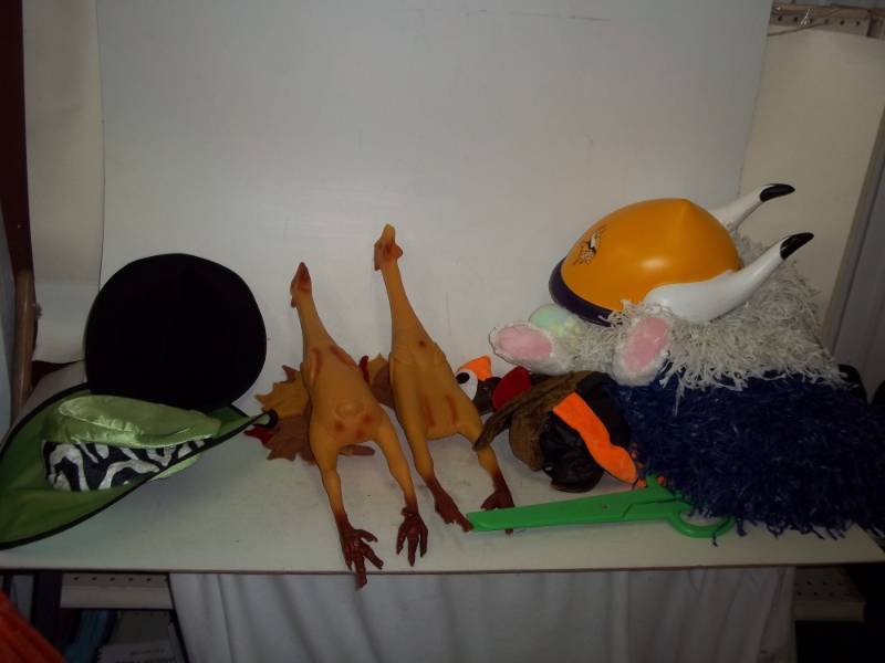 lot 425 image: Hats Photo props  Clown Accessories
