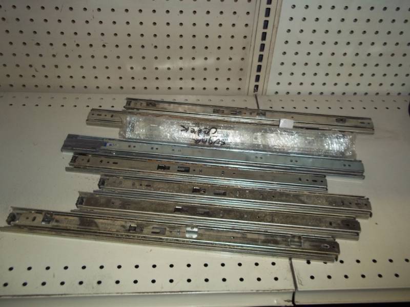 lot 447 image: 9 drawer slides