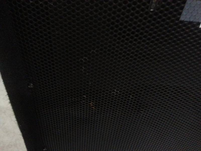 lot 9 image: Seismic Audio Professional 2 Way Loudspeaker SA-15T